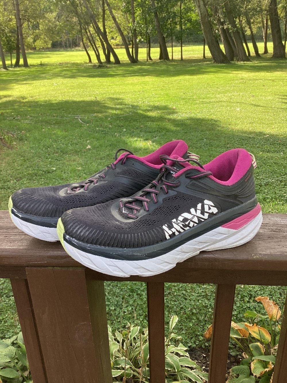 Hoka One One Bondi 7 Sneakers Women's Size 10.5 Graphite Festival Fuchsia Shoes